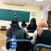Học ngôn ngữ tiếng Hoa với giáo viên bản xứ